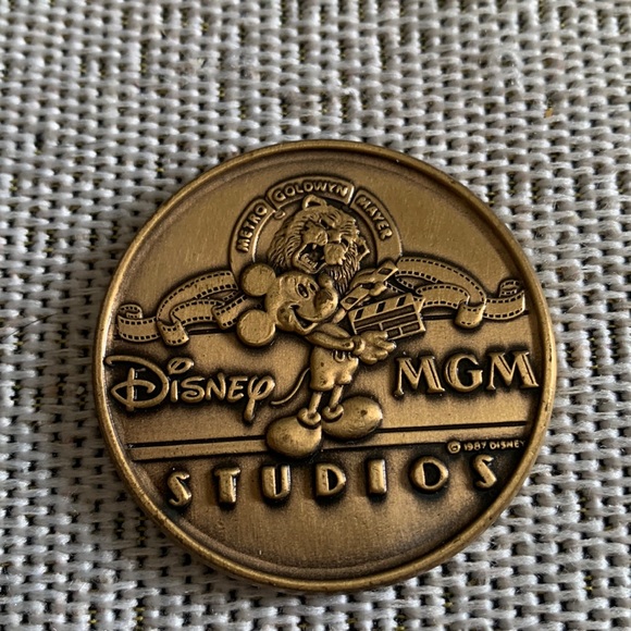 Walt Disney World MGM Studios 1989 Opening Spring 1989 LR Bronze Coin Medallion - Picture 1 of 6
